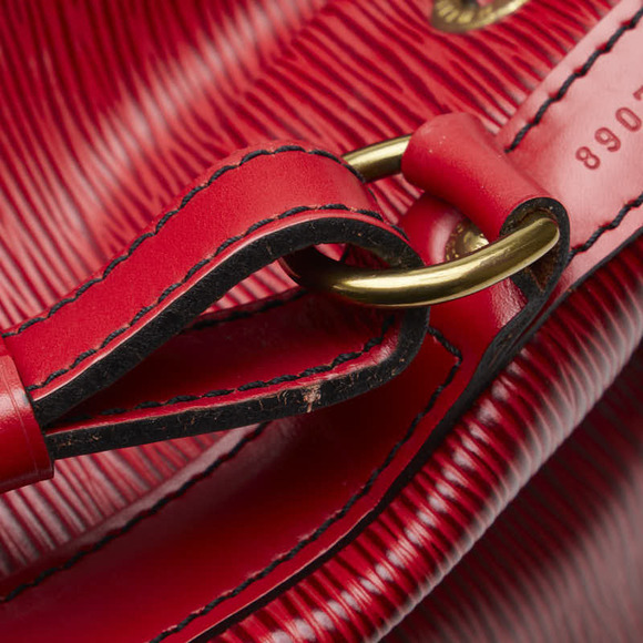 Louis Vuitton Epi Petit Noe Leather Shoulder Bag M44107 in Good condition - Picture 6 of 12